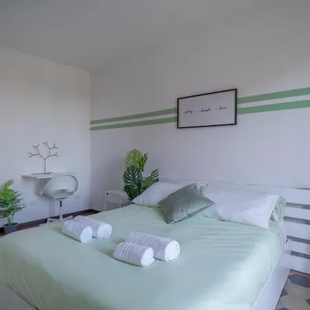 View Of The Navigli - In The Heart Of - Wifi Apartment Milan