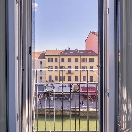 View Of The Navigli - In The Heart Of - Wifi Apartment Milan