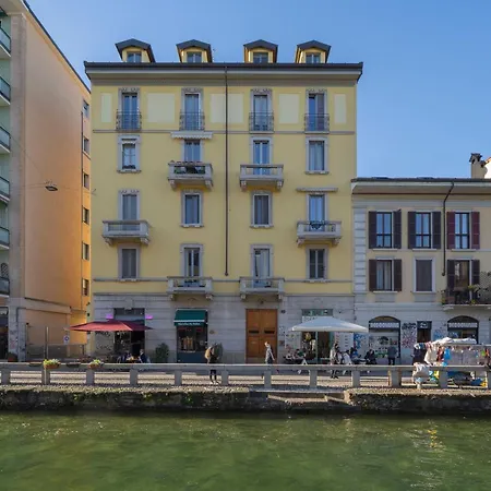 View Of The Navigli - In The Heart Of - Wifi Apartment *