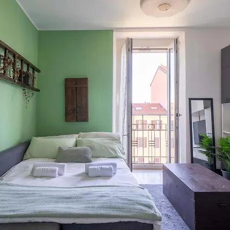 View Of The Navigli - In The Heart Of - Wifi Apartment Milan